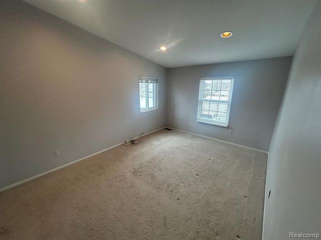 31164 Country Way, Farmington Hills, MI 48331