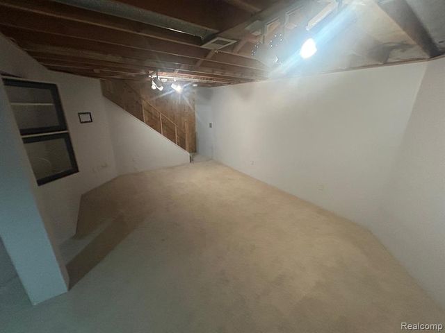31164 Country Way, Farmington Hills, MI 48331