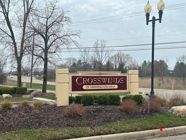 31164 Country Way, Farmington Hills, MI 48331