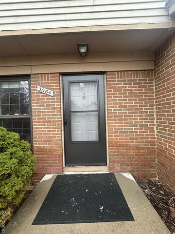 31164 Country Way, Farmington Hills, MI 48331