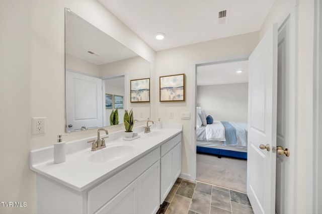 1069 Persimmon Hollow, Greeneville, TN 37745