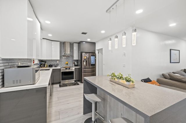 3230 Roosevelt Street, Hollywood, FL 33021