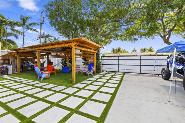 3230 Roosevelt Street, Hollywood, FL 33021