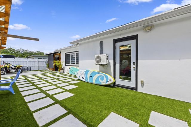 3230 Roosevelt Street, Hollywood, FL 33021