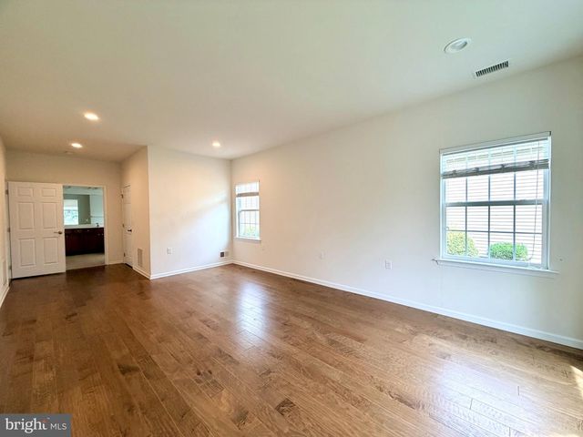 37 MURANO DR, Princeton Junction, NJ 08550