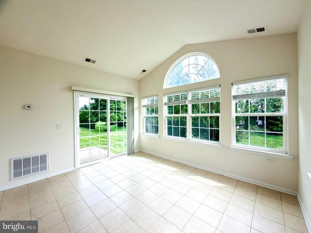 37 MURANO DR, Princeton Junction, NJ 08550
