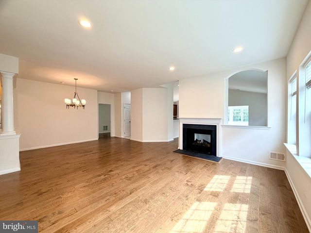 37 MURANO DR, Princeton Junction, NJ 08550