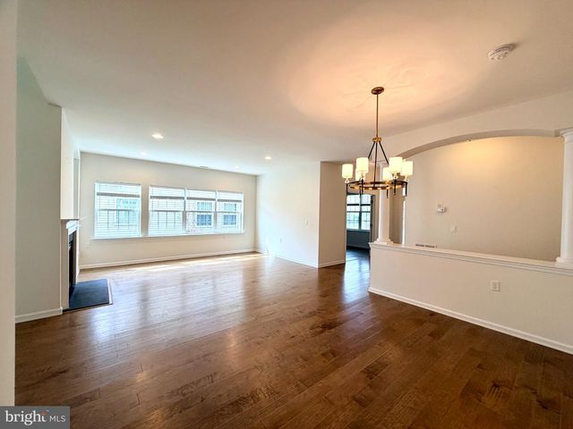 37 MURANO DR, Princeton Junction, NJ 08550