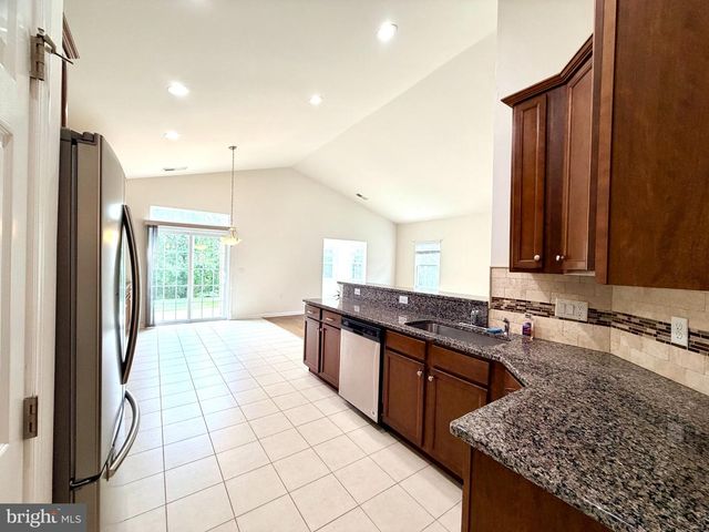 37 MURANO DR, Princeton Junction, NJ 08550