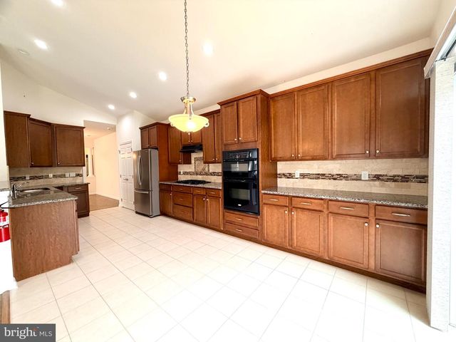 37 MURANO DR, Princeton Junction, NJ 08550