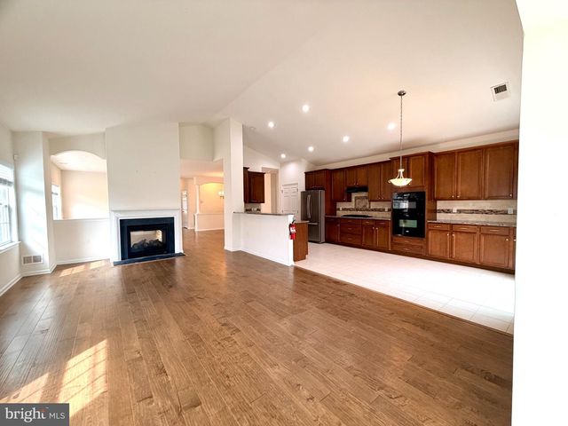37 MURANO DR, Princeton Junction, NJ 08550