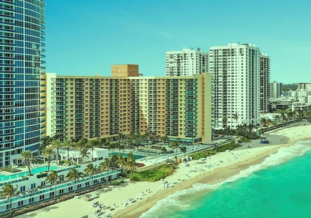 2501 S Ocean Drive L14, Hollywood, FL 33019