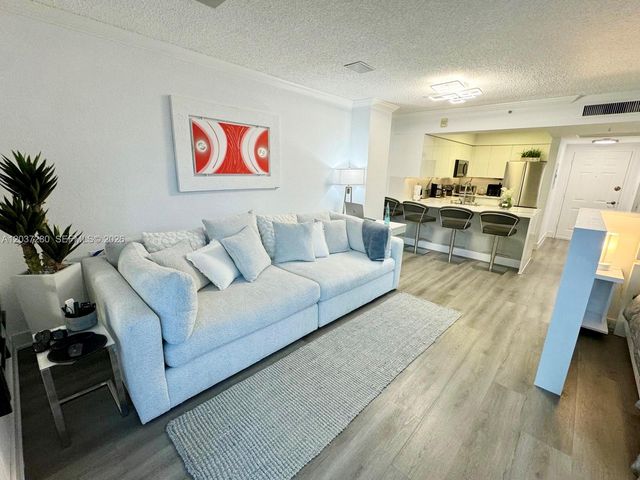 2501 S Ocean Drive L14, Hollywood, FL 33019