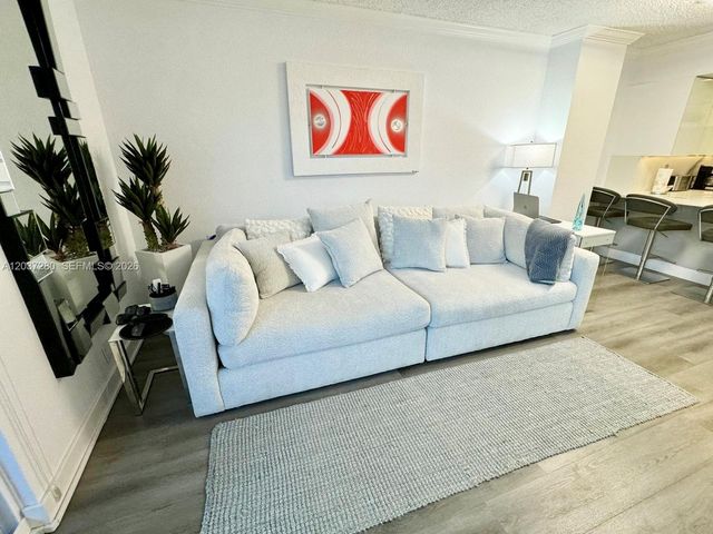 2501 S Ocean Drive L14, Hollywood, FL 33019