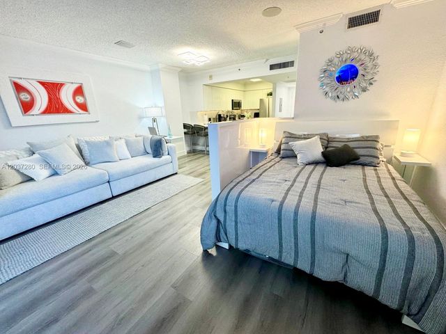 2501 S Ocean Drive L14, Hollywood, FL 33019