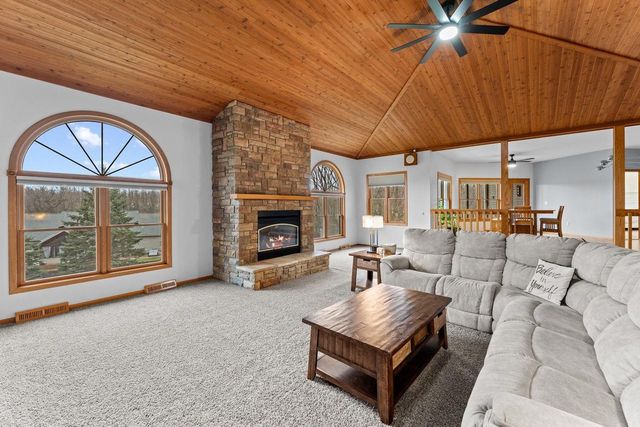 S4362 Fox Hill Circle, Baraboo, WI 53913