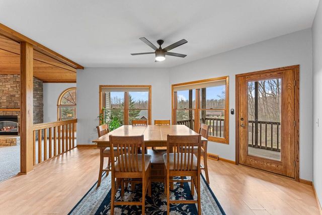 S4362 Fox Hill Circle, Baraboo, WI 53913