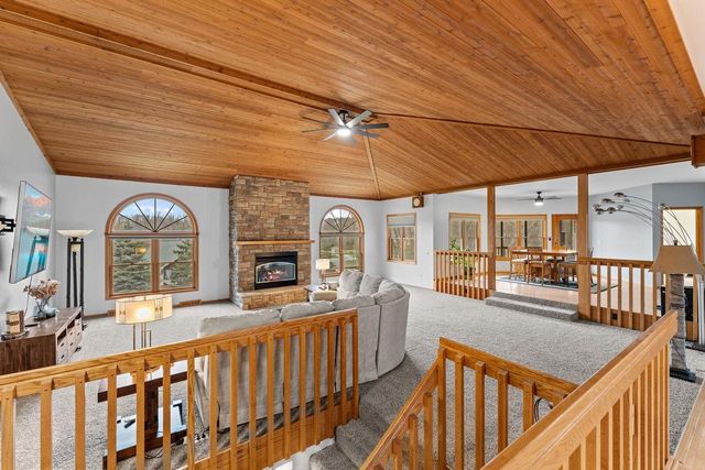 S4362 Fox Hill Circle, Baraboo, WI 53913