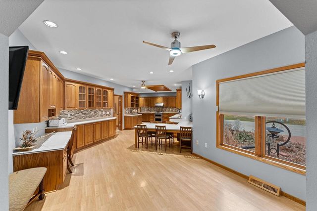 S4362 Fox Hill Circle, Baraboo, WI 53913