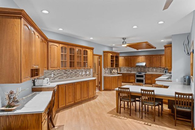 S4362 Fox Hill Circle, Baraboo, WI 53913