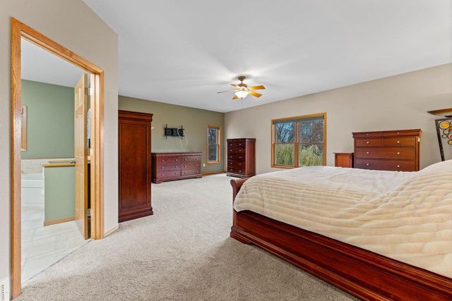 S4362 Fox Hill Circle, Baraboo, WI 53913