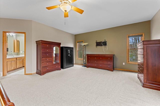 S4362 Fox Hill Circle, Baraboo, WI 53913