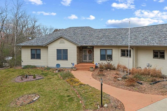 S4362 Fox Hill Circle, Baraboo, WI 53913