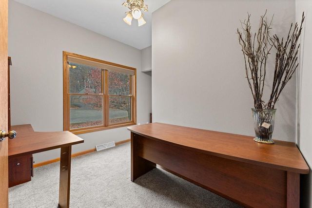 S4362 Fox Hill Circle, Baraboo, WI 53913