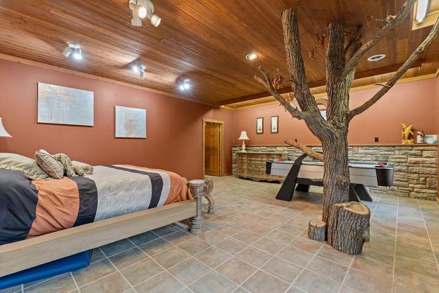 S4362 Fox Hill Circle, Baraboo, WI 53913