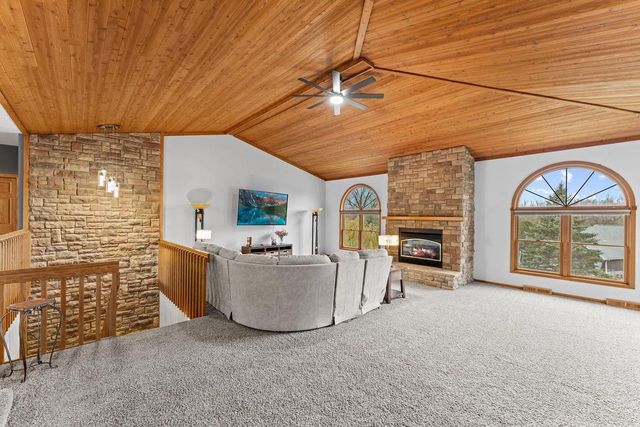 S4362 Fox Hill Circle, Baraboo, WI 53913