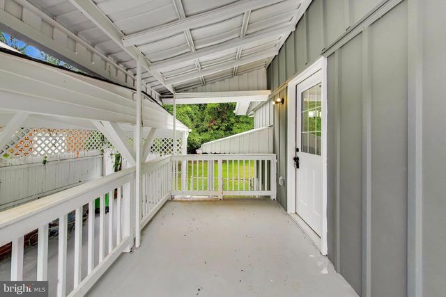 611 QUARRY AVE, Capitol Heights, MD 20743