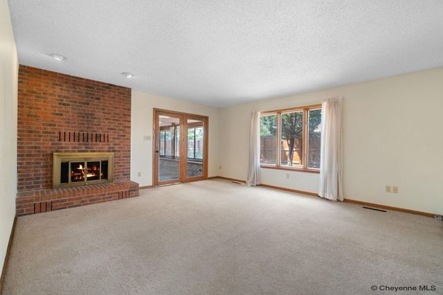 706 MYLAR PARK DR, Cheyenne, WY 82009