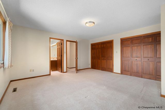 706 MYLAR PARK DR, Cheyenne, WY 82009