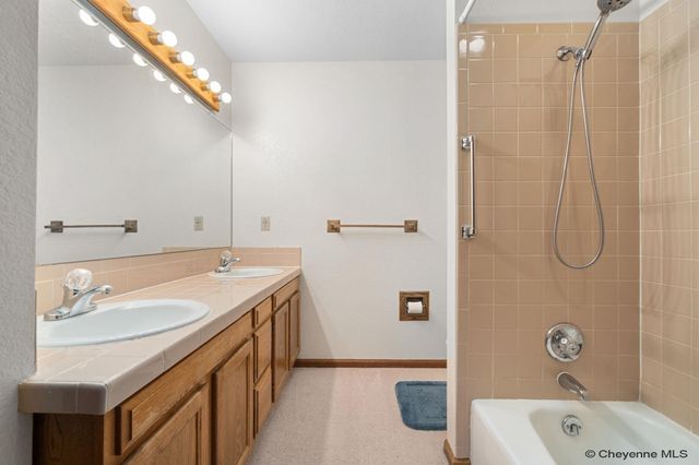 706 MYLAR PARK DR, Cheyenne, WY 82009