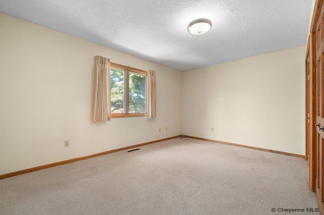 706 MYLAR PARK DR, Cheyenne, WY 82009