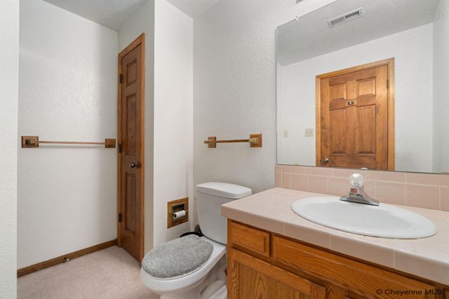 706 MYLAR PARK DR, Cheyenne, WY 82009