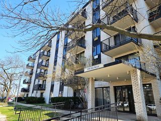 9701 N Dee Road 6M, Niles, IL 60714