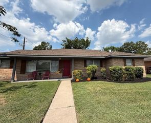 103 E Janisch Road, Houston, TX 77022