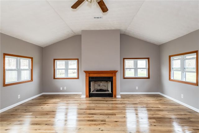 208 Pinegrove Drive, Bellbrook, OH 45305