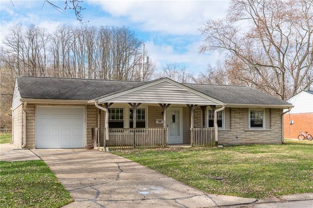 208 Pinegrove Drive, Bellbrook, OH 45305