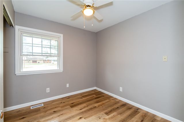 208 Pinegrove Drive, Bellbrook, OH 45305