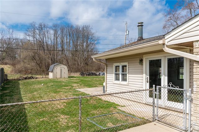 208 Pinegrove Drive, Bellbrook, OH 45305