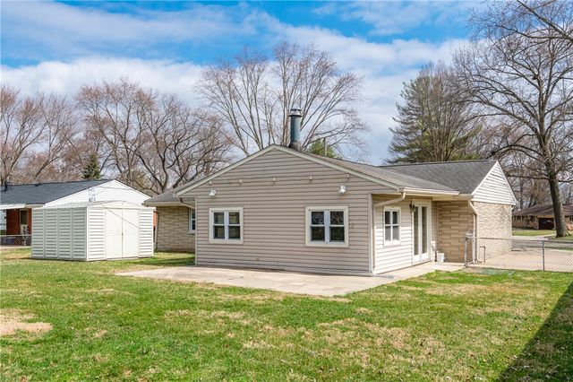 208 Pinegrove Drive, Bellbrook, OH 45305