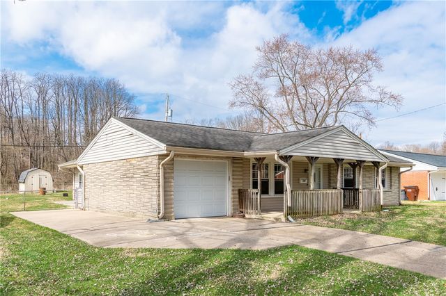 208 Pinegrove Drive, Bellbrook, OH 45305