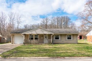 208 Pinegrove Drive, Bellbrook, OH 45305