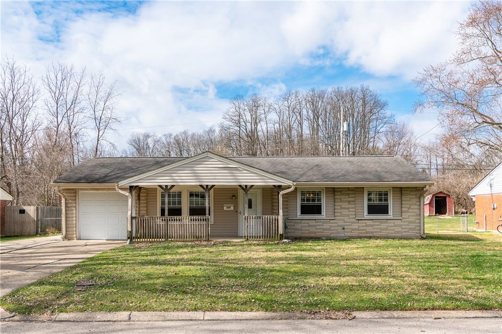 208 Pinegrove Drive, Bellbrook, OH 45305