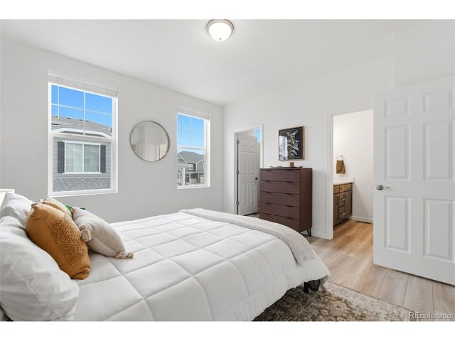 1065 Sugarloaf Ln, Erie, CO 80516