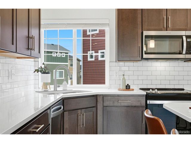 1065 Sugarloaf Ln, Erie, CO 80516