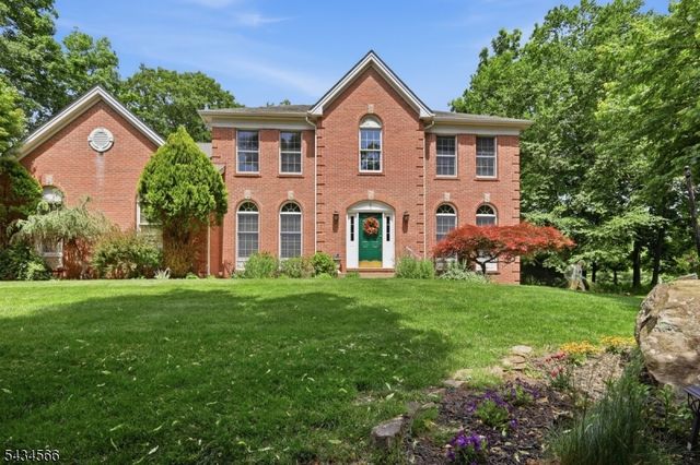 6 Janet Dr, Washington Twp., NJ 07853