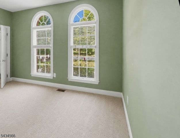 6 Janet Dr, Washington Twp., NJ 07853